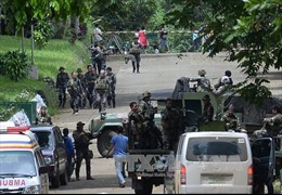 2.000 người Philippines mắc kẹt trong giao tranh ở Marawi